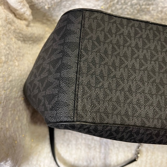 Michael Kors Jet Set Large Logo Shoulder Bag - Picture 6 of 8